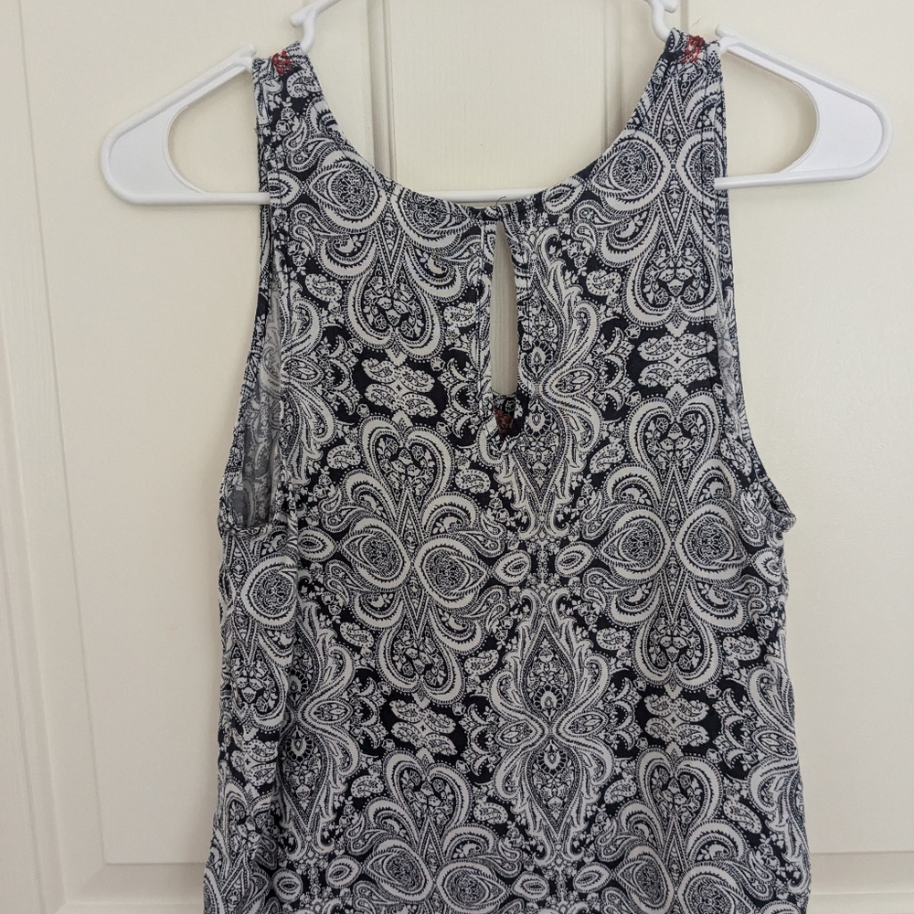 Cropped Tank - Picture 2 of 2